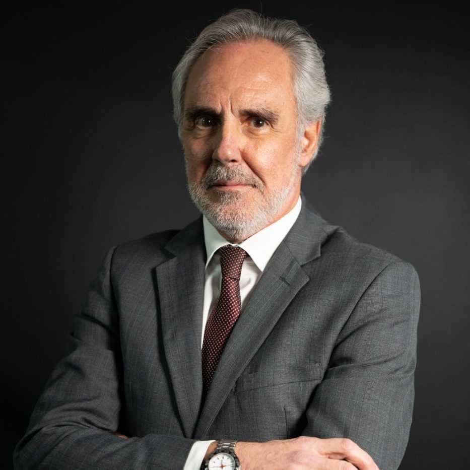 Dr. Carlos Barrios